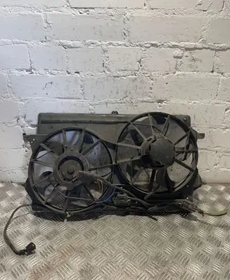 Radiator cooling fan shroud