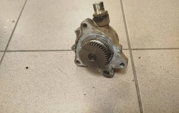 Vacuum pump