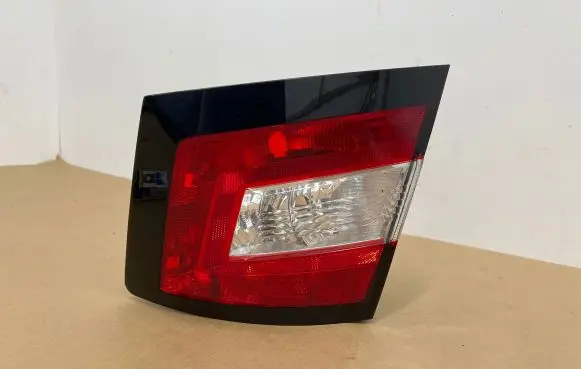 Skoda Fabia Mk3 (NJ) Rear/tail lights 6V6945112 04200471