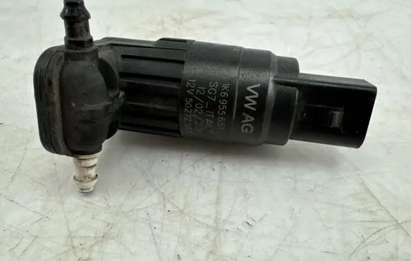 Volkswagen Golf VII Windscreen/windshield washer pump 1K6955651