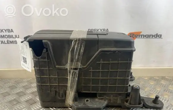 Battery box tray