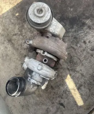 Toyota Avensis T250 Turbo 172010R020