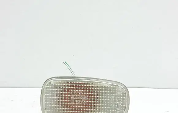 Toyota Corolla Verso E121 Front fender indicator light 
