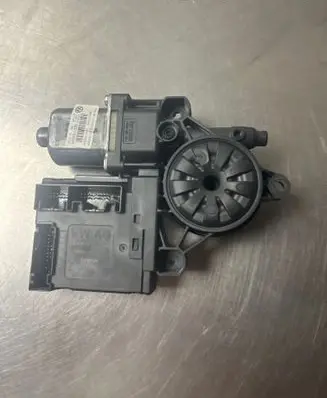 Seat Altea XL Front door window regulator motor 3C0959793C 918432110
