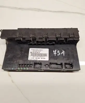 Mercedes-Benz C W203 Fuse module 2035451801 5DK00848640