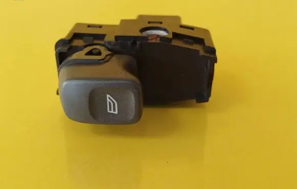 Volvo S60 Electric window control switch 9472275