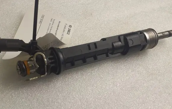 Mercedes-Benz A W177 Fuel injector A2820700087 166002932R