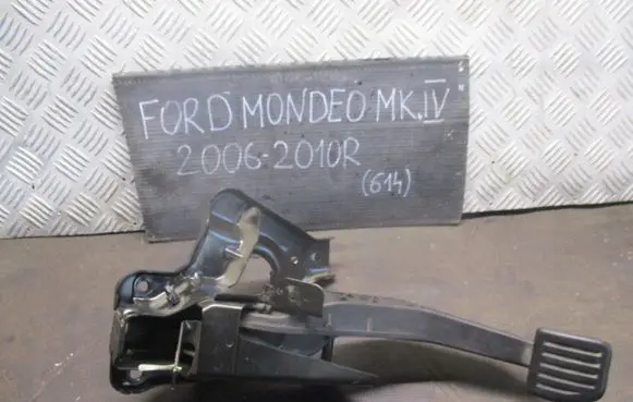 Ford Mondeo MK IV Brake pedal bracket assembly 7G9N76633AJB