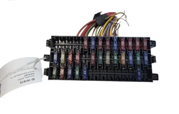 Renault Trafic II (X83) Fuse module