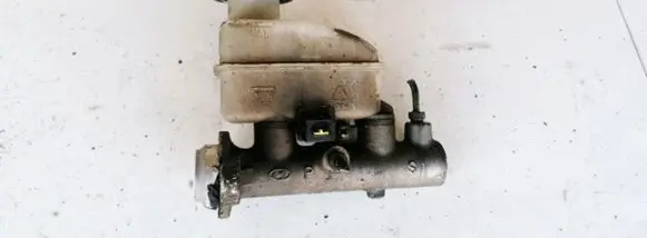 Hyundai Elantra Master brake cylinder