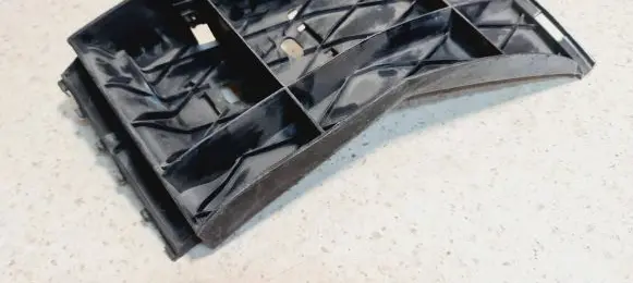 Front bumper mounting bracket