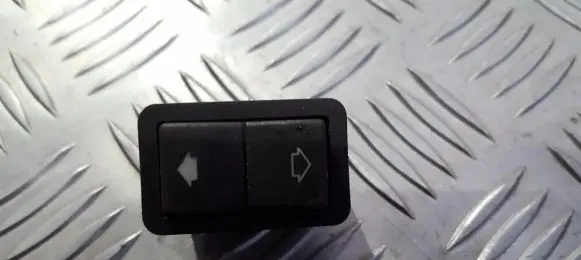 BMW 5 E39 Electric window control switch 8368974
