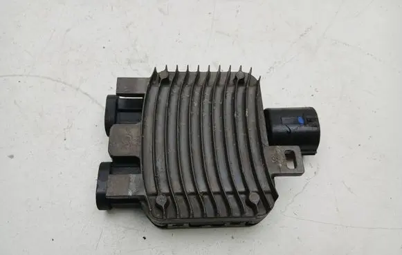 Volvo V60 Fan control module 940012301