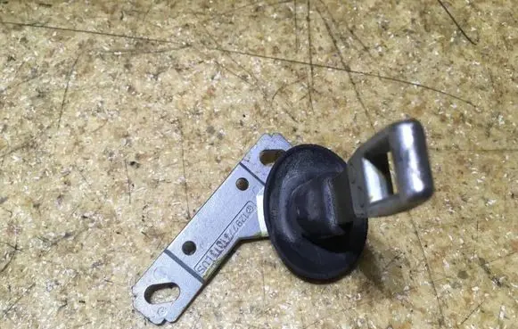 Mercedes-Benz SL R129 Convertible roof lock latch cylinder 1297741013