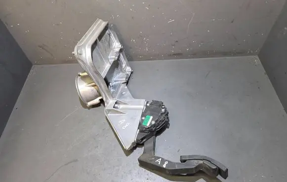 Audi A8 S8 D3 4E Accelerator throttle pedal 4E1723523H 4E1723111 4E1723031S