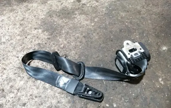 Skoda Superb B6 (3T) Front seatbelt 615479200 3T2857702