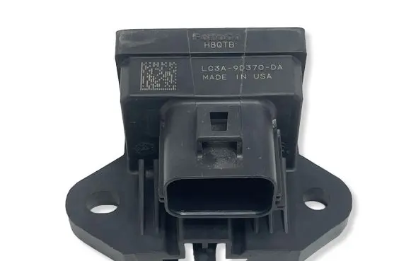 Ford Escape IV Fuel pump relay LC3A9D370DA H8QTB
