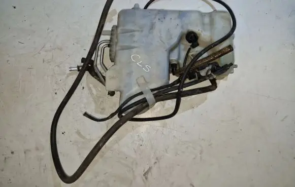 Mercedes-Benz E W212 Windshield washer fluid reservoir/tank 2118600560