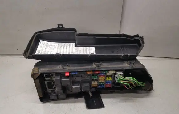 Volvo V70 Fuse module 318325008 9494210