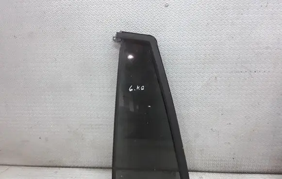 Rear vent window glass