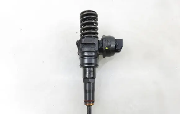 Volkswagen Transporter - Caravelle T5 Fuel injector 0414720215 038130073AG