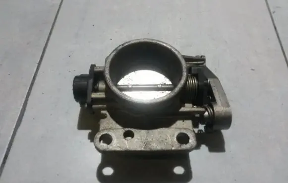 Renault Scenic I Throttle valve bj0009283a