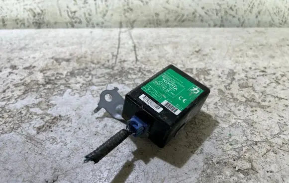 Lexus CT 200H Door control unit/module 8974076070 61B567000
