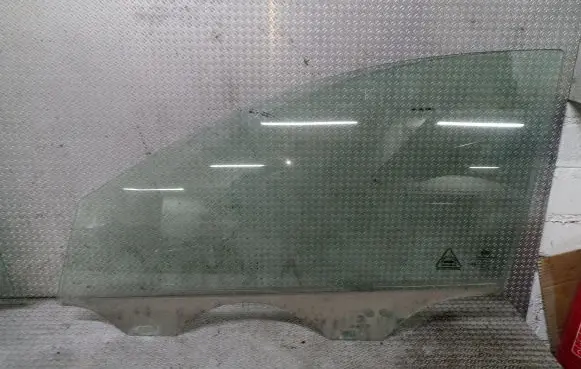 KIA Ceed Front door window glass four-door