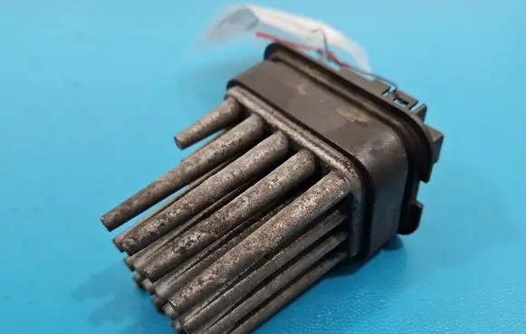Opel Zafira B Heater blower motor/fan resistor 9Q566802 IMPRK1591637