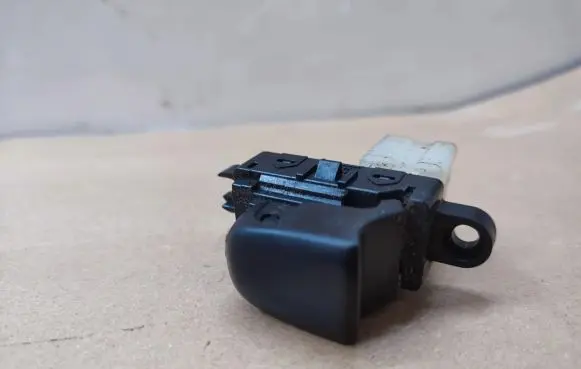 Nissan X-Trail T32 Electric window control switch