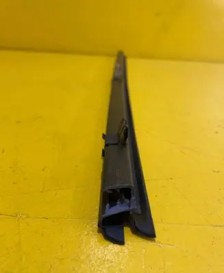 Citroen Jumper Front door glass trim molding 9800545