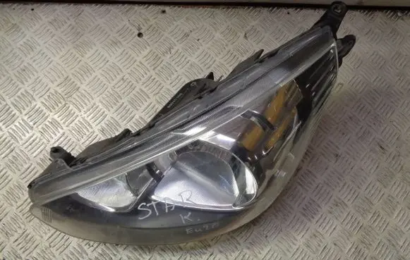 Mitsubishi Space Star Headlight/headlamp 8301C193