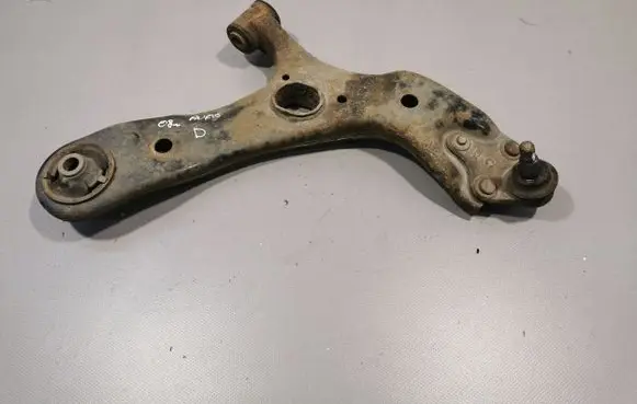 Toyota Auris 150 Front lower control arm/wishbone