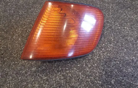 Audi A6 S6 C4 4A Front indicator light