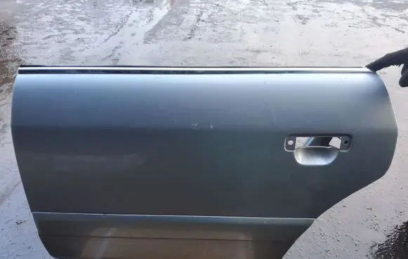 Audi A6 S6 C4 4A Rear door