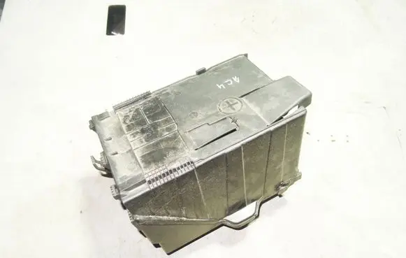 Battery box tray