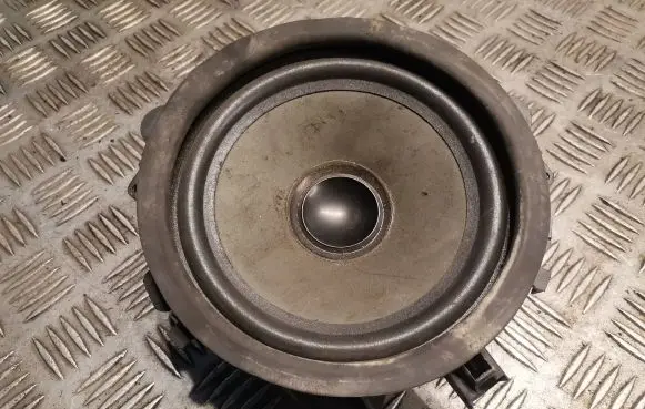 Volvo XC90 Front door speaker 8633109