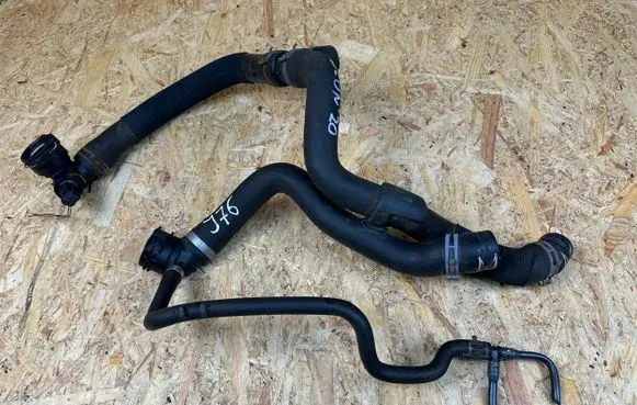 Volkswagen Golf VII Engine coolant pipe/hose 5Q0121049CR ZD301116 TKLASBGTFS9