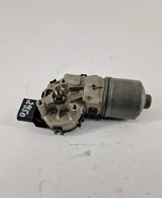 Volkswagen PASSAT B5.5 Wiper motor 0390241528