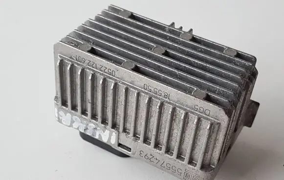Opel Insignia A Glow plug pre-heat relay 55574293