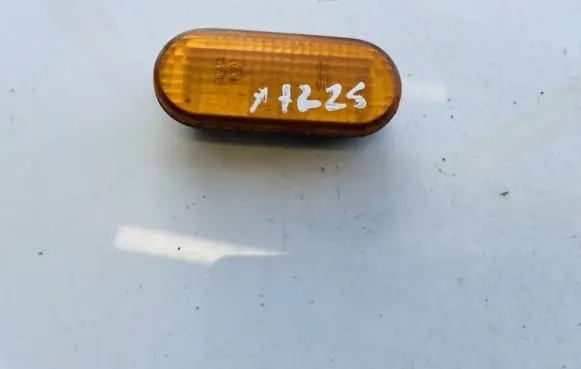 Volkswagen Golf III Front fender indicator light 3a0949117a