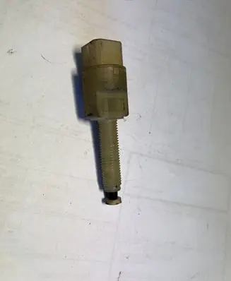 Volkswagen PASSAT B5 Brake pedal sensor switch 4A0945515A