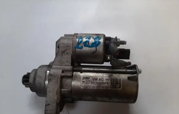 Skoda Fabia Mk2 (5J) Starter motor 02T911024N