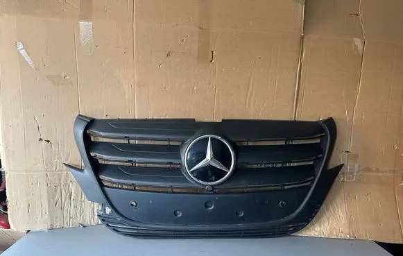 Mercedes-Benz V Class W447 Front bumper upper radiator grill A4478802703