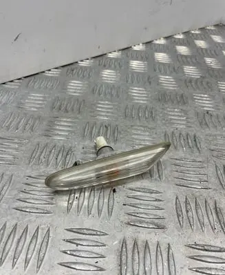 BMW 5 E60 E61 Front fender indicator light 7165742