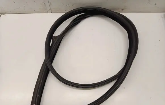 BMW 6 F06 Gran coupe Front door rubber seal 