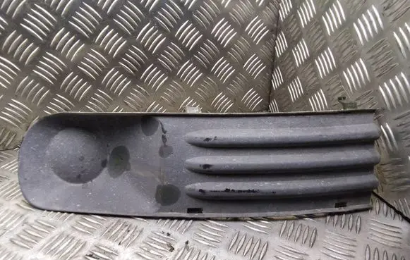 Volkswagen Transporter - Caravelle T5 Front bumper lower grill 7H0807489C 7H0807489