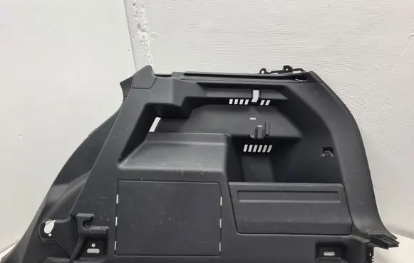 Trunk/boot side trim panel