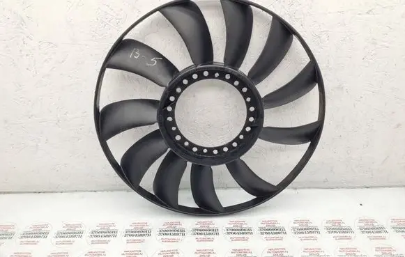 Volkswagen PASSAT B5 Fan impeller 058121301B