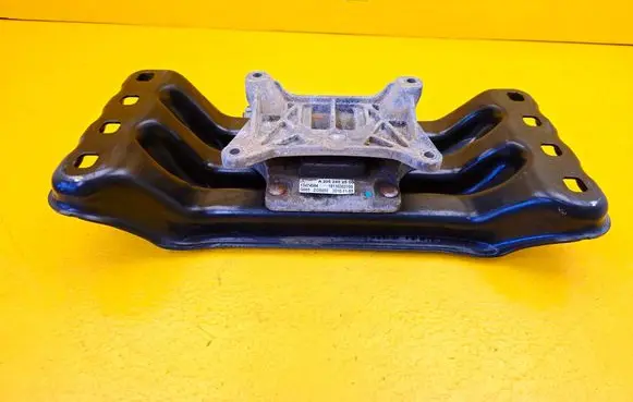 Mercedes-Benz C W205 Gearbox mounting bracket A2052402500 A2052422201